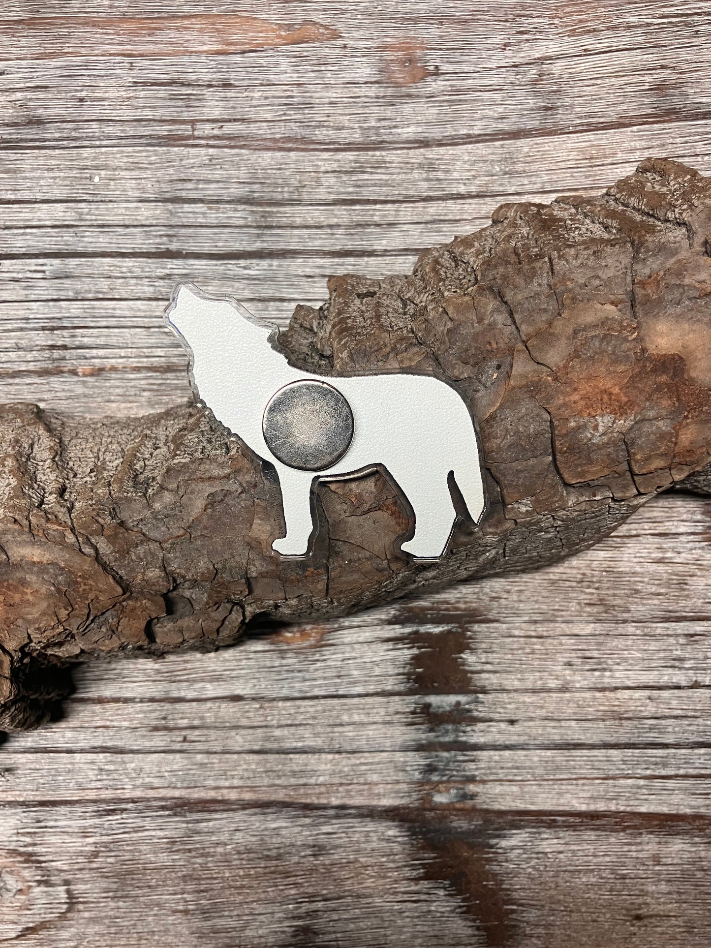 Howling Wolf Acrylic Magnet