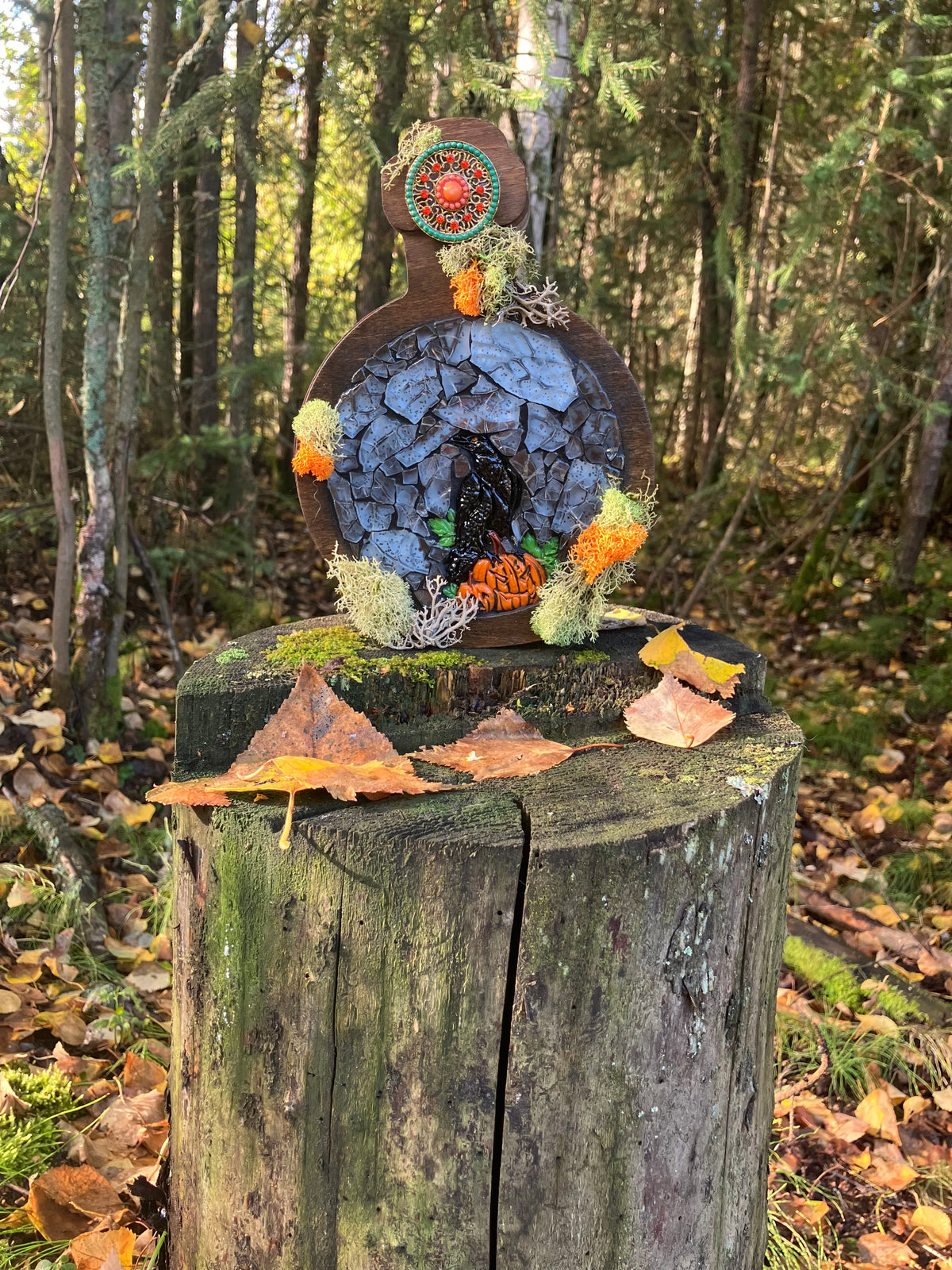 Raven bottle light up mosaic