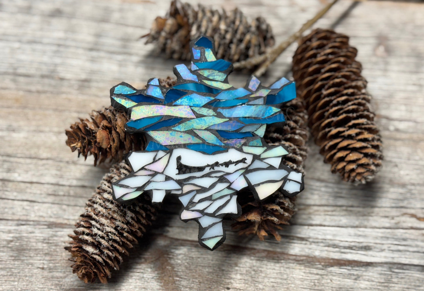 Northern Lights Snowflake with dog mushing team mosaic glass -Magnet/ Ornament